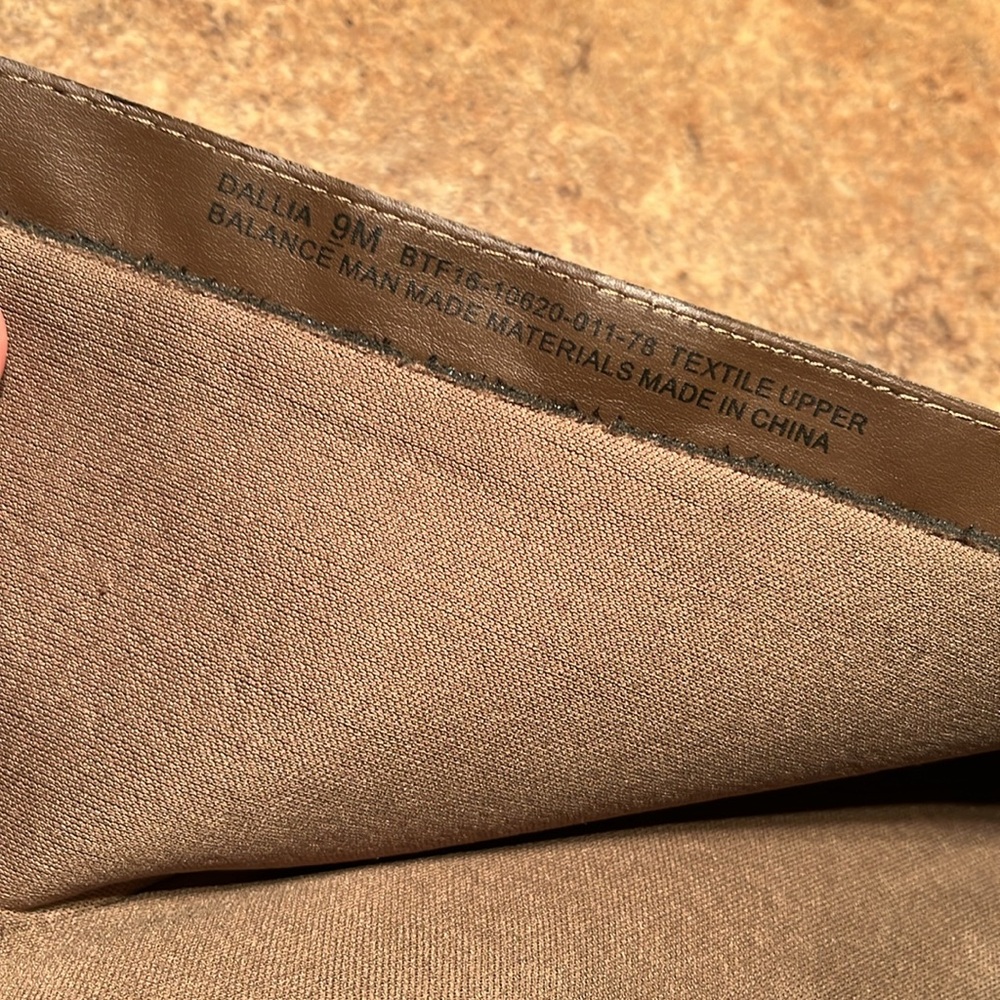 Bare Traps Dallia Tan Boots - Picture 8 of 8